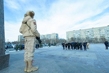 Честь и слава героям!